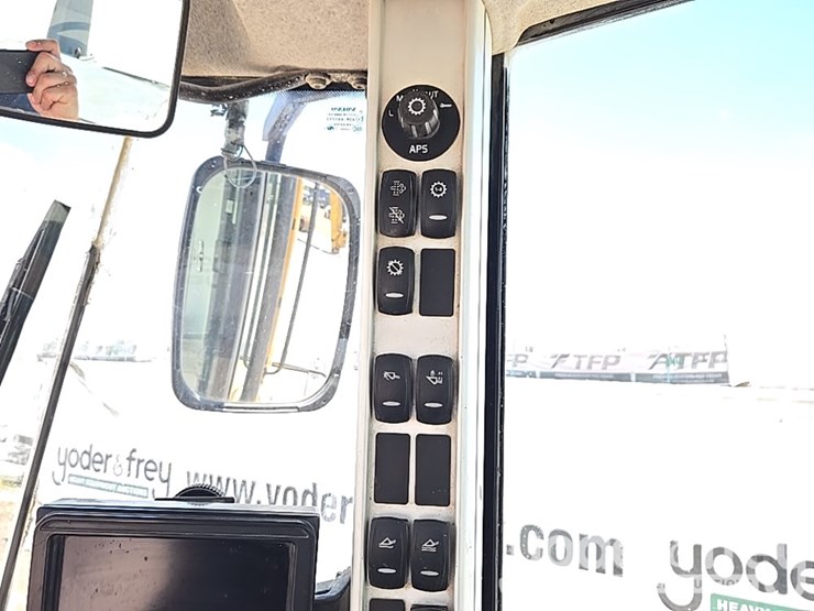 2014-volvo-l60g-image-42