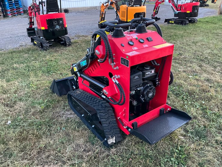 #1018-•-unused-future-ft360t-skid-steer-loader*-image-3