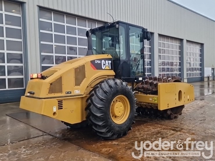 2011-caterpillar-cp64-image-5