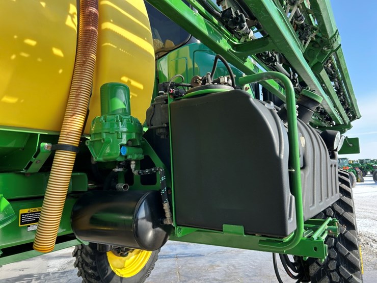 2015-john-deere-r4030-image-94