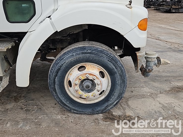 2007-sterling-lt7500-image-10