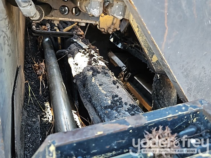 2012-caterpillar-ap-1055e-image-27