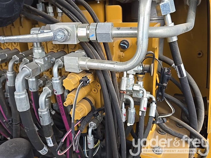 2021-caterpillar-303-image-55