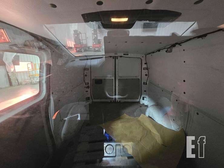 2017-mercedes-benz-metris-image-14