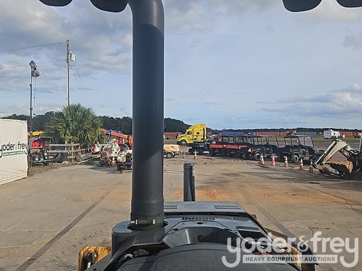 2017-deere-310sl-image-53