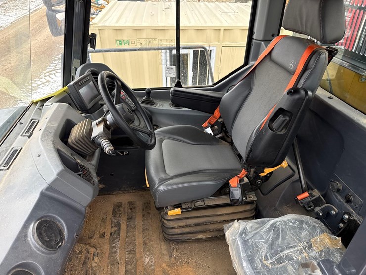 2024-deere-260p-image-9