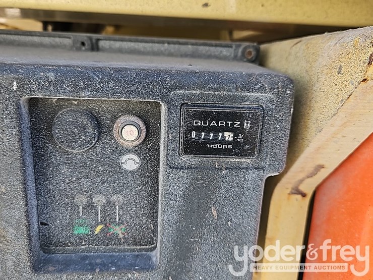 2016-jlg-1930es-image-17