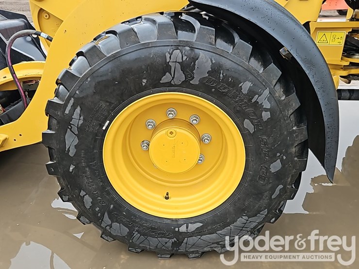 2023-caterpillar-908-image-16