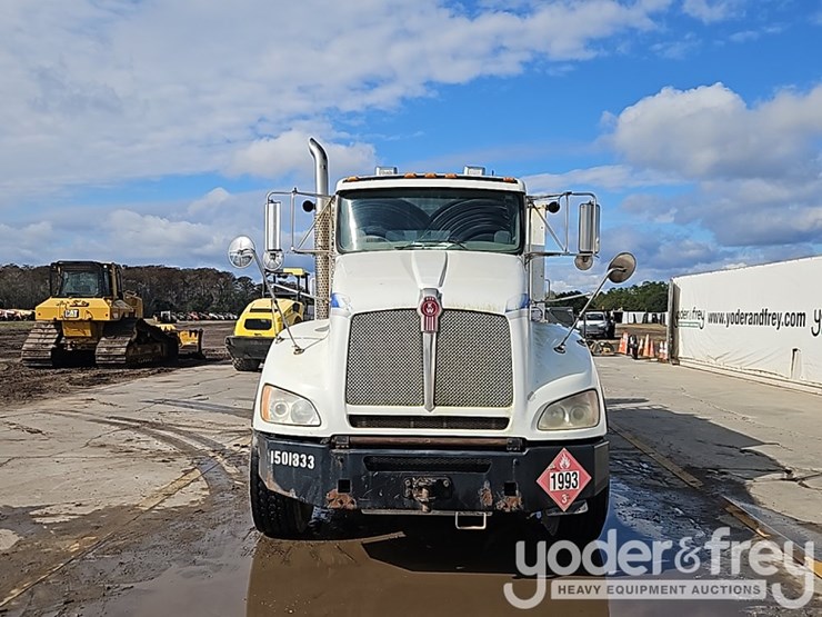 2011-kenworth-t470-image-12