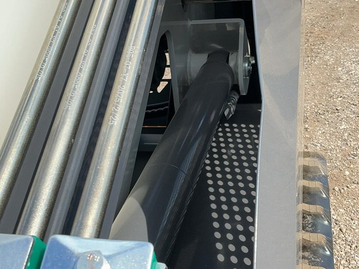 #1006-•-unused-2025-bttl-st25m-6-mini-skid-loader-image-13