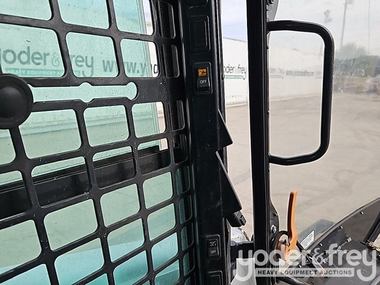 2018-bobcat-t870-image-31