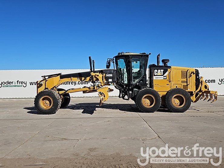 2013-caterpillar-140m2-image-3