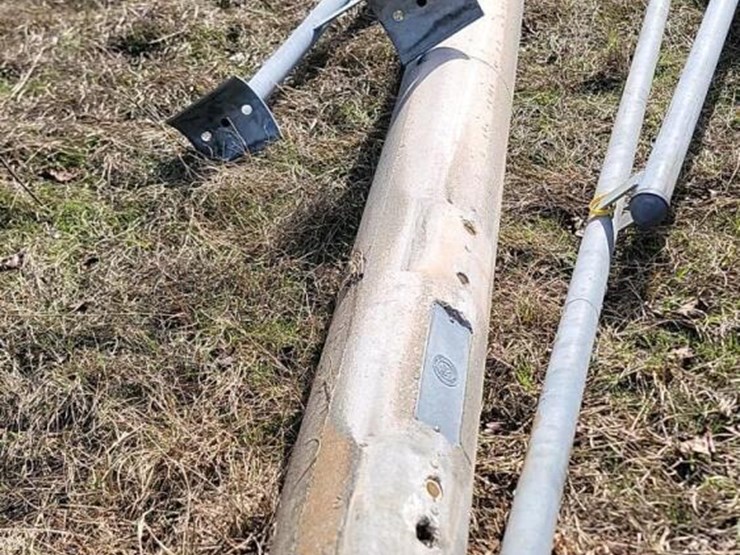 sherman-45'-concrete-light-pole-w/-bracket-image-1