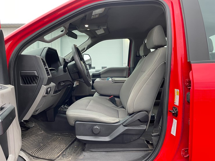 2021-ford-f350-xl-image-43