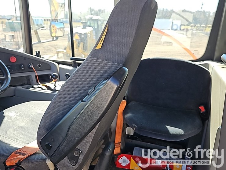 2021-volvo-a40g-image-25