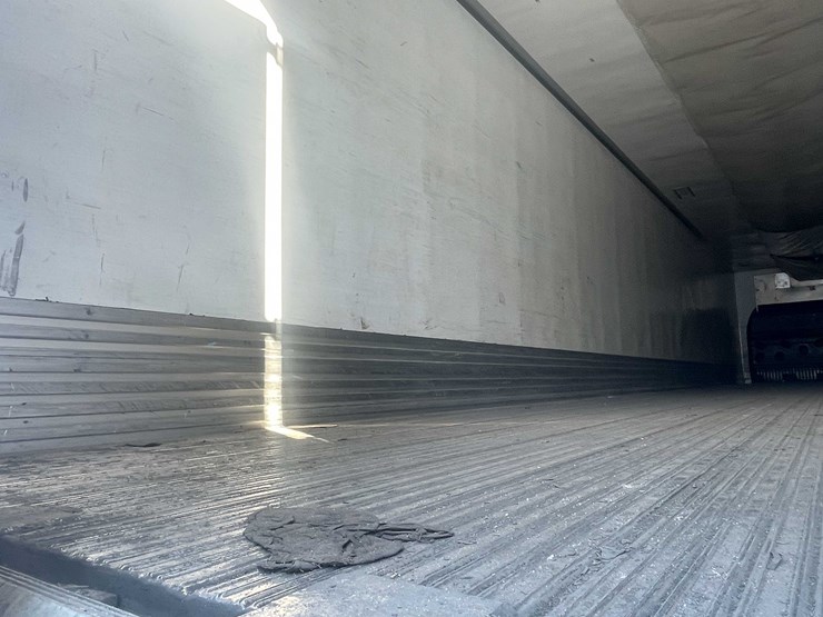 2010-utility-reefer-image-38