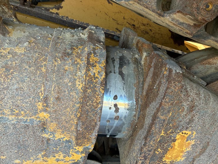 2016-caterpillar-d6n-lgp-image-39