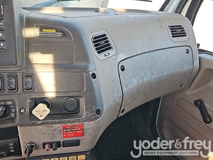 2009-sterling-acterra-image-49