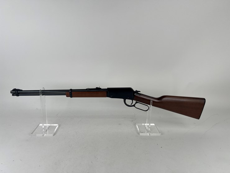 #39-•-#1422-•-henry-repeating-arms-co.,-classic-lever-action-rifle-22-lr-image-2