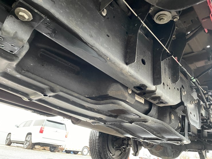 2021-ford-f350-xl-image-31