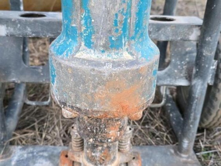 makita-chipping-hammer-image-2