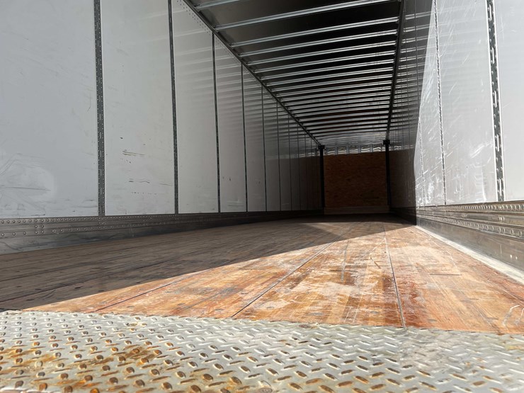 2022-stoughton-trailer-image-36