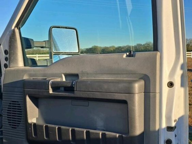 2012-ford-f550-image-7