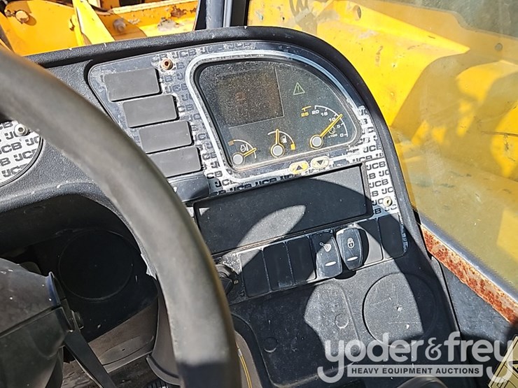 2016-jcb-510-56-image-32