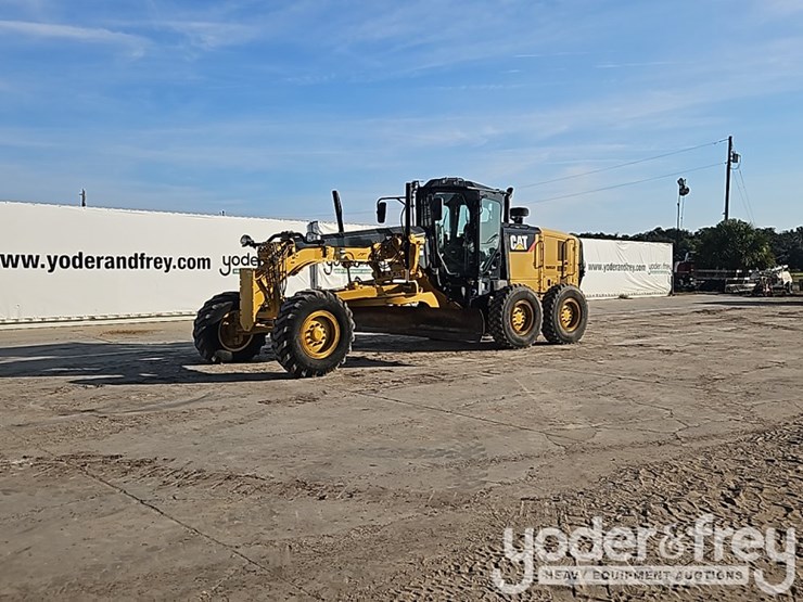 2018-caterpillar-12m3-image-2