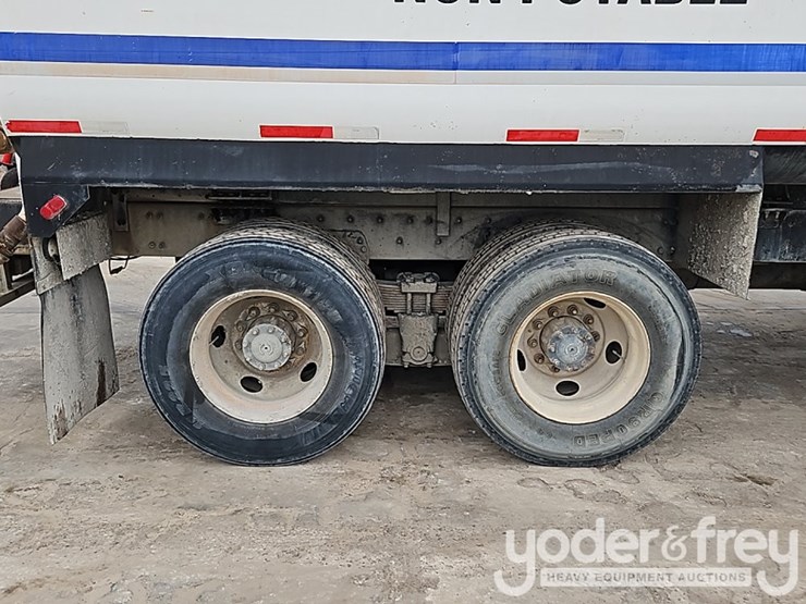 2007-sterling-lt7500-image-8