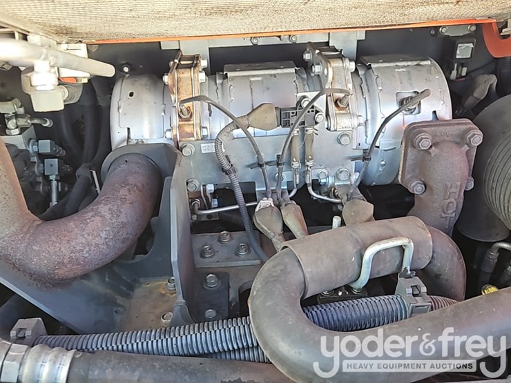 2018-kubota-svl75-image-23