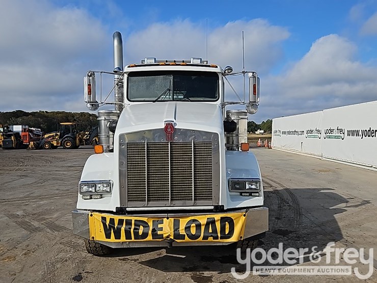 2009-kenworth-t800-image-13