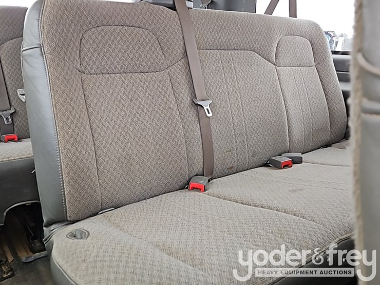 2019-chevrolet-3500-image-24