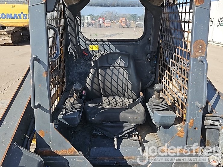 2019-deere-317g-image-20