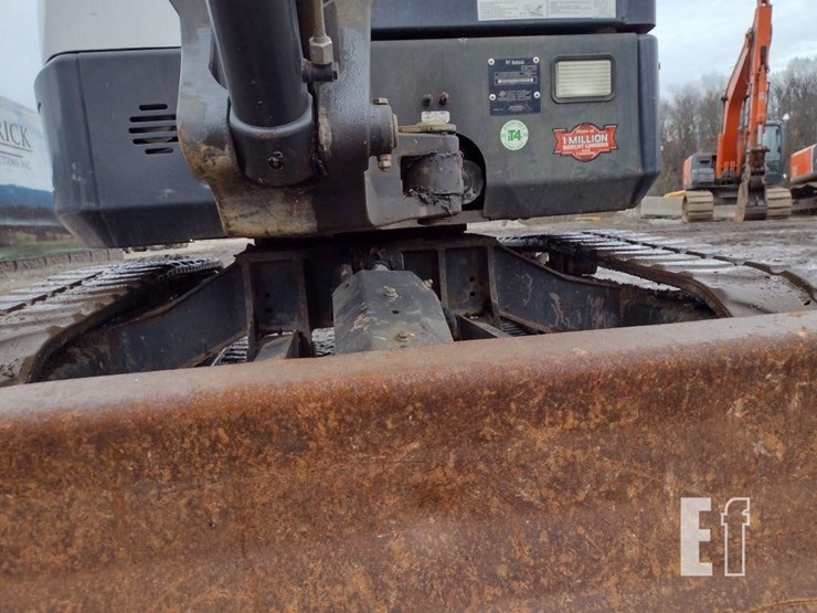 2014-bobcat-e35-image-22