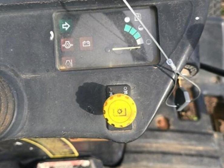 john-deere-2210-image-15