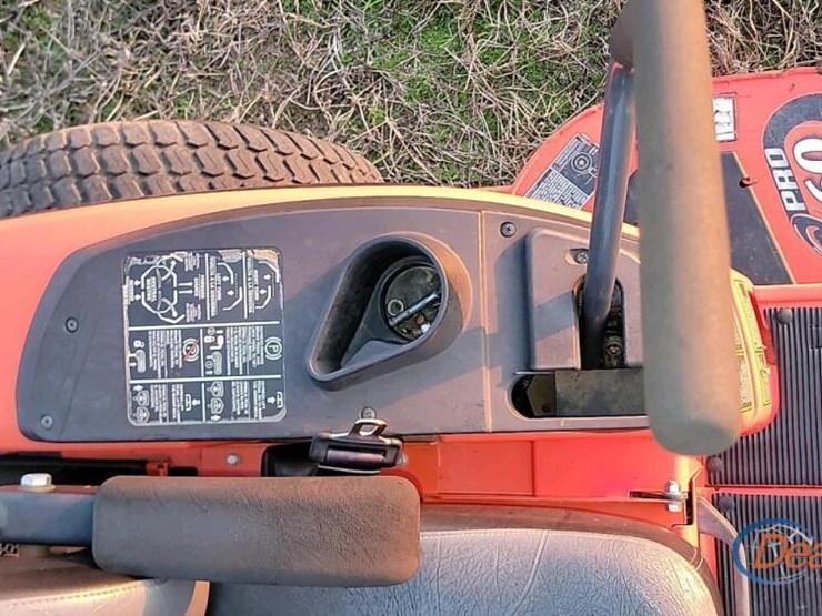 2009-kubota-zg327-image-13