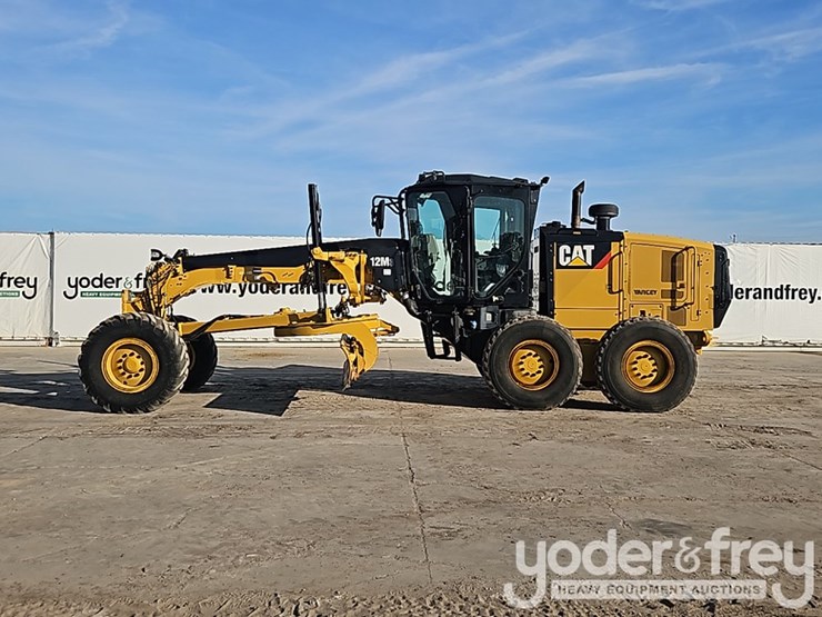 2018-caterpillar-12m3-image-3