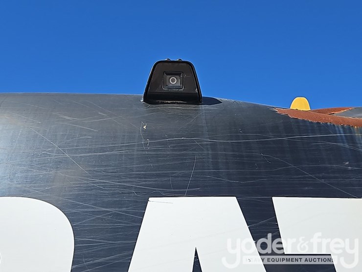 2017-caterpillar-330fl-image-16