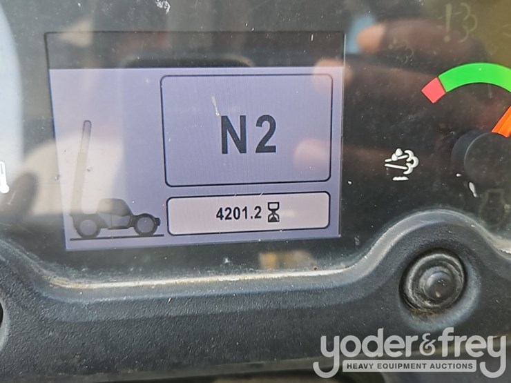 2017-caterpillar-tl642d-image-32