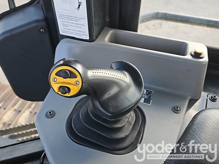 2021-komatsu-d51px-24-image-31