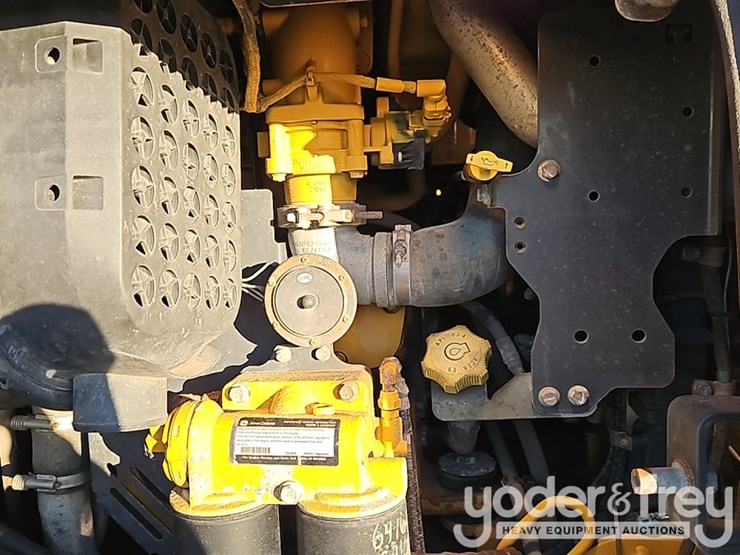 2019-deere-310e-image-26