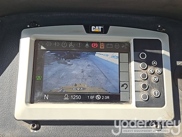 2022-caterpillar-d4-lgp-image-34