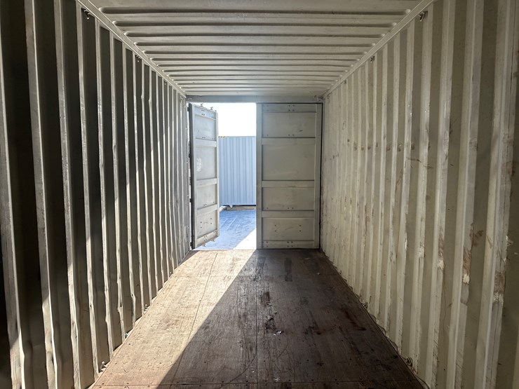 #5015-•-40’-shipping-container-image-11