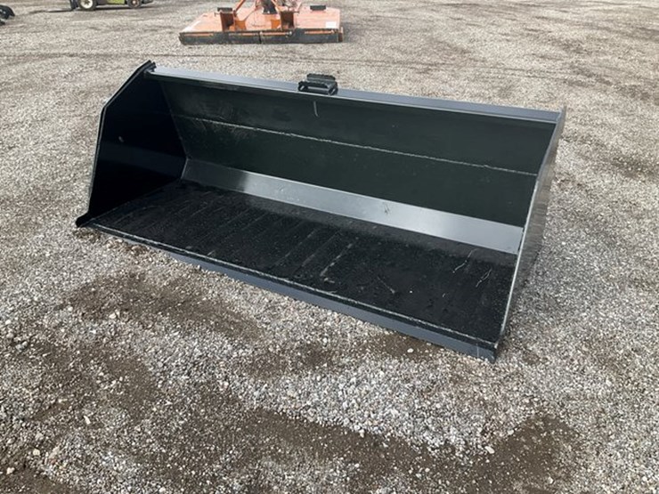 #1373-•-unused-kc-84"in.-skid-steer-snow/litter-bucket-image-4