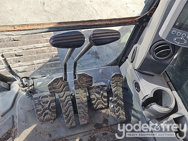 2017-caterpillar-330fl-image-37