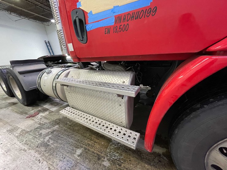 #6227-•-2018-freightliner-cascadia-day-cab-semi-truck-(title-in-delay)-image-23