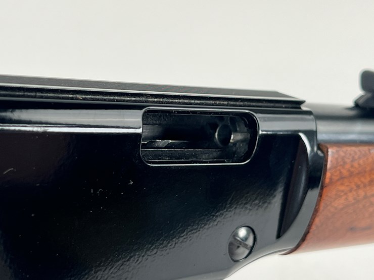 #39-•-#1422-•-henry-repeating-arms-co.,-classic-lever-action-rifle-22-lr-image-6
