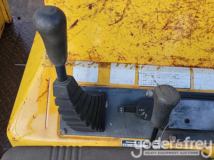 2013-yanmar-c30r-2b-image-35