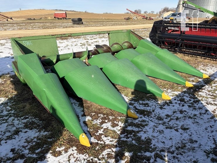 john-deere-444-image-1